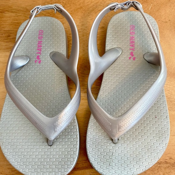 3 for $ 15 Old Navy Silver sandals - Picture 6 of 7